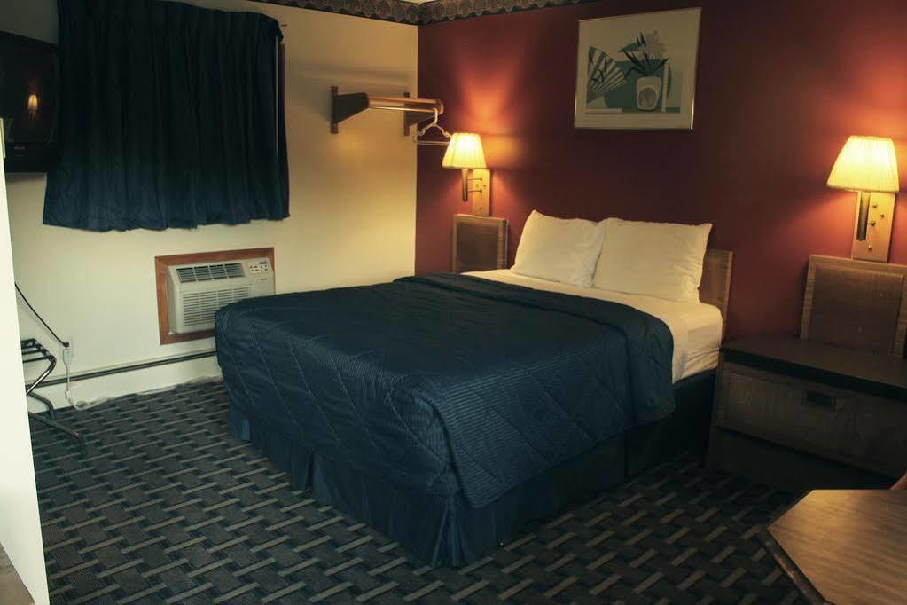 Budget Host Inn Fridley Zewnętrze zdjęcie